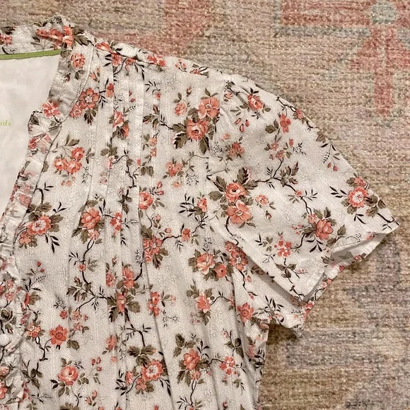 Healing Hands Brand Floral Print Scrub Top - Picture 2 of 4